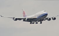 B-18211 @ KLAX - Air China Boeing 747-409 B-18211, 7R approach KLAX. - by Mark Kalfas