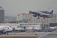 N806UA @ KLAX - United Airlines Airbus A319-131 N806UA, 25R departure KLAX. - by Mark Kalfas