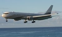 P4-MES @ TNCM - P4-MES over the tresh hold for runway 10 TNCM