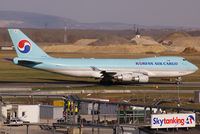 HL7603 @ VIE - Korean Air Cargo Boeing 747-4B5F(SCD)