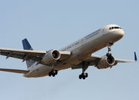 N13138 @ KIAH - B752 short final 27. - by Darryl Roach