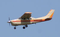 N999MB @ KHOU - Short final 30R. - by Darryl Roach
