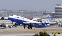 N117UA @ KLAX - Departing LAX - by Todd Royer