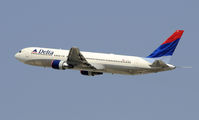 N138DL @ KLAX - Departing LAX - by Todd Royer