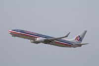 N805NN @ KLAX - Boeing 737-800 - by Mark Pasqualino
