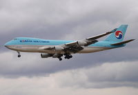 HL7603 @ EDDF - Short final rwy 25L