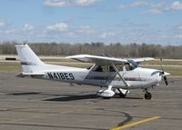 N418ES @ KSTC - Cessna 172R on the line. - by Kreg Anderson