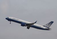 N546UA @ KLAX - Boeing 757-200 - by Mark Pasqualino