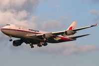 9M-MPN @ EGLL - Beautifull lighting on this beast