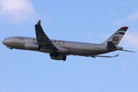 A6-AFA @ EGLL - Departing 27L