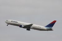 N139DL @ KLAX - Boeing 767-300