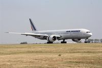 F-GSQH @ LFPG - on landing at CDG - by juju777