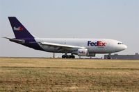 N421FE @ LFPG - on landing at CDG - by juju777