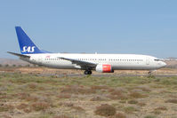 LN-RRT @ GCRR - SAS B737 at Arrecife , Lanzarote in March 2010