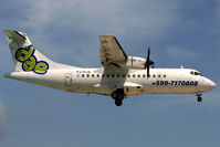 PJ-XLN @ SXM - visitor - by Wolfgang Zilske