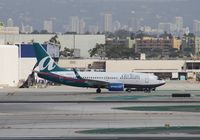 N300AT @ KLAX - Boeing 737-700 - by Mark Pasqualino