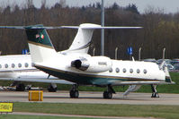N818ME @ EGGW - Gulfstream diverted in with cracked windshield - by Terry Fletcher