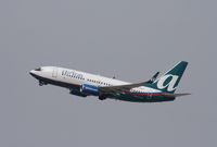 N338AT @ KLAX - Boeing 737-700 - by Mark Pasqualino