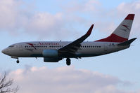 OE-LNN @ EGLL - Arriving 27L