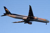VT-JEA @ EGLL - Arriving 09L