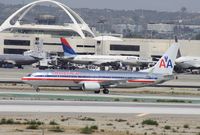 N827NN @ KLAX - Boeing 737-800 - by Mark Pasqualino
