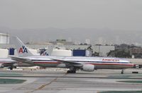 N750AN @ KLAX - Boeing 777-200 - by Mark Pasqualino