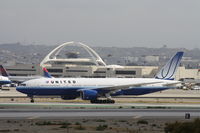 N784UA @ KLAX - Boeing 777-200