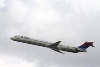 N906DA @ KLAX - MD-90-30 - by Mark Pasqualino