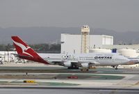 VH-OEB @ KLAX - Boeing 747-400 - by Mark Pasqualino