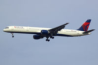 N582NW @ KDTW - Landing 22R at DTW