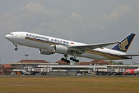 9V-SRD @ WADD - Singapore Airlines - by Lutomo Edy Permono