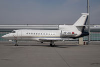 HB-JSU @ VIE - Falcon 900