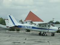 N8768U @ CCB - Visiting Cable - by Helicopterfriend