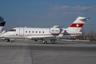 HB-IKS @ VIE - CL600 Challenger