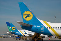 UR-GAK @ VIE - Ukraine International Boeing 737-500 - by Dietmar Schreiber - VAP