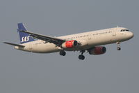 OY-KBK @ EBBR - Arrival of flight SK593 to RWY 02