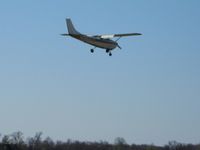 N2992Y @ I95 - Landing on 22 at Kenton, Ohio.