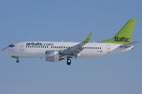 YL-BBL @ LOWW - Air Baltic