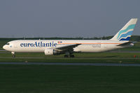 CS-TFT @ VIE - Euroatlantic Airways Boeing 767-300 - by Thomas Ramgraber-VAP