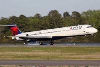 N912DE @ ORF - Delta Air Lines N912DE from Hartsfield-Jackson Atlanta Int'l (KATL) touching down on RWY 23.