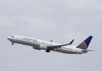 N75425 @ KLAX - Boeing 737-900ER - by Mark Pasqualino