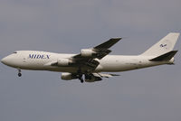 A6-MDG @ VIE - MidEx Airlines Boeing 747-228F(SCD)