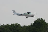 N52195 @ LAL - Arriving at Lakeland, FL during Sun N Fun 2010.