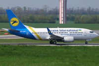 UR-GAK @ VIE - Ukraine International Boeing 737-5Y0 - by Chris J