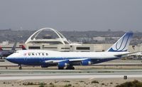 N171UA @ KLAX - Boeing 747-400 - by Mark Pasqualino