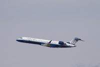 N727SK @ KLAX - CL-600-2C10