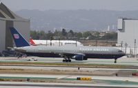 N670UA @ KLAX - Boeing 767-300 - by Mark Pasqualino