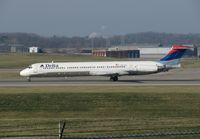 N977DL @ KCVG - Mad Dog