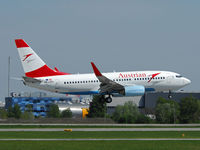 OE-LNO @ VIE - Landing RWY 11