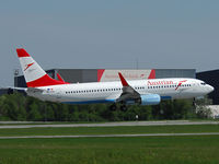 OE-LNO @ VIE - Landing RWY 11